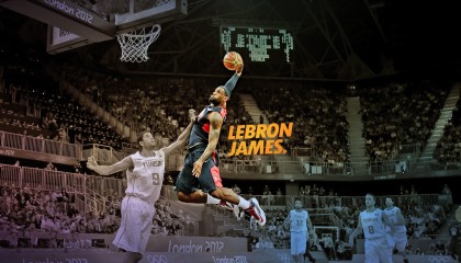 爱游戏直播-现场气氛火爆！球迷欢呼声不断，场面热烈！，球迷们非常激动