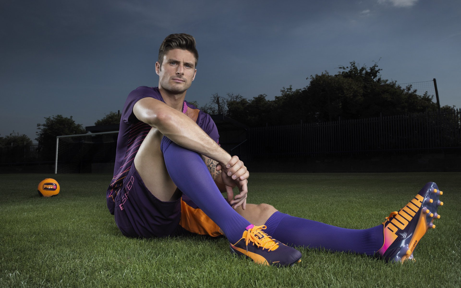 广州队防守表现稳固,广州队球员表现