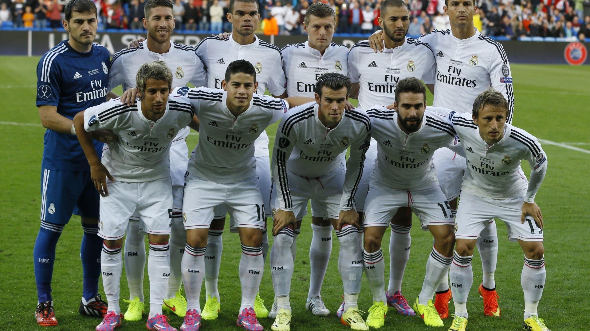 “未来之星：全国青少年足球大赛激烈展开”，未来之星足球队