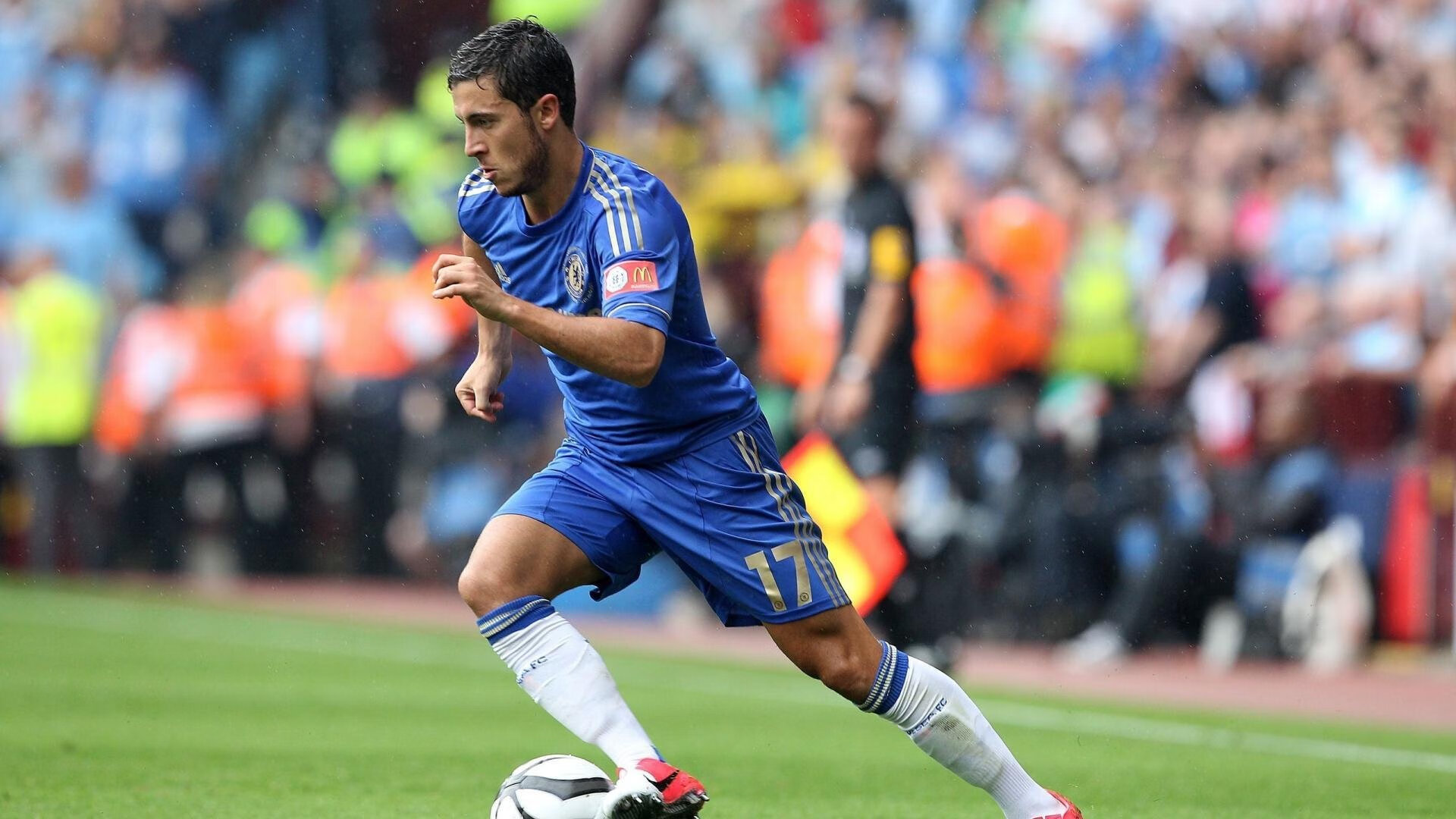 英超比赛高潮迭起,精彩进球和关键扑救成为焦点,英超经典比赛